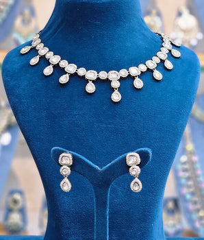 Moissantie Kundan Necklace Set