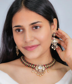 Moissantie Kundan Necklace Set