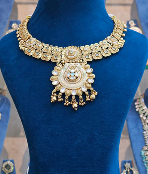 Antique Necklace Set